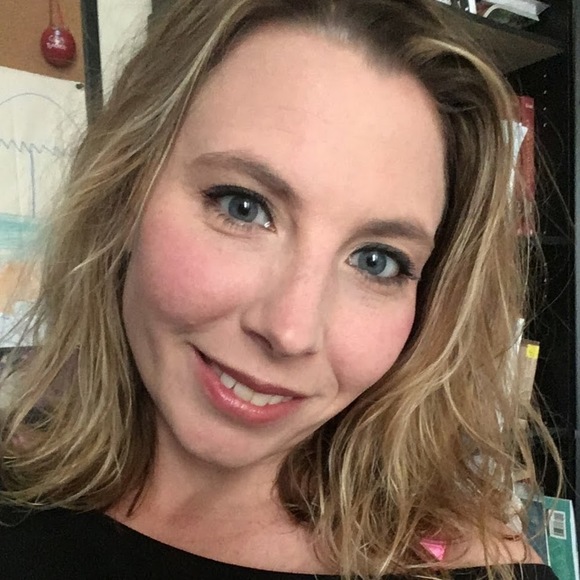 Meet your Posher, Julia - Picture 1 of 1